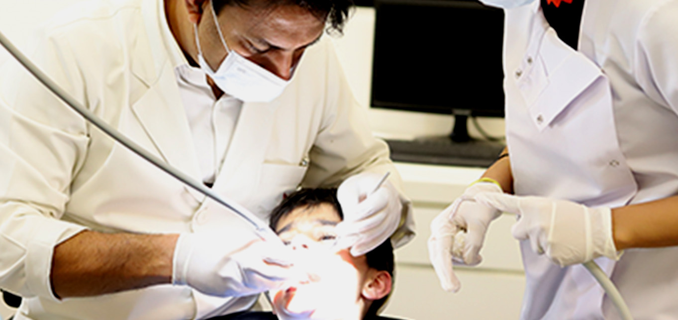 why-choose-microscopic-root-canal-treatment-over-tooth-extraction