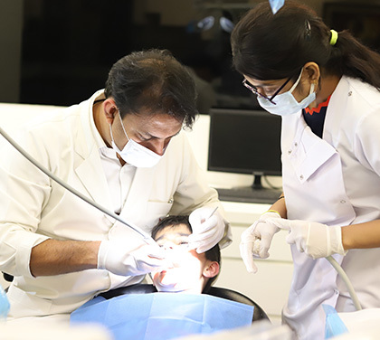 why-choose-microscopic-root-canal-treatment-over-tooth-extraction